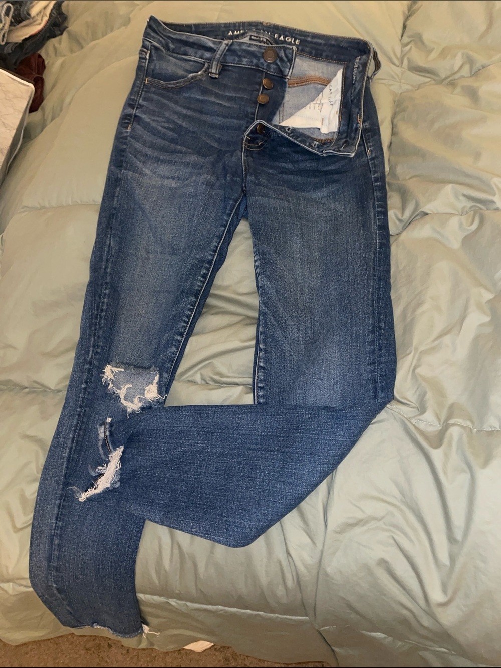 American Eagle Outfitters Women's Distressed Mid-Dark Blue Skinny Jeans